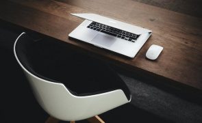 Stress e problemas de saúde mental no trabalho custam 5,3 mil milhões às empresas