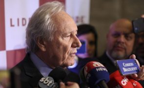 Juiz do Supremo Tribunal do Brasil diz que ex-PR Bolsonaro pode entrar e sair do país