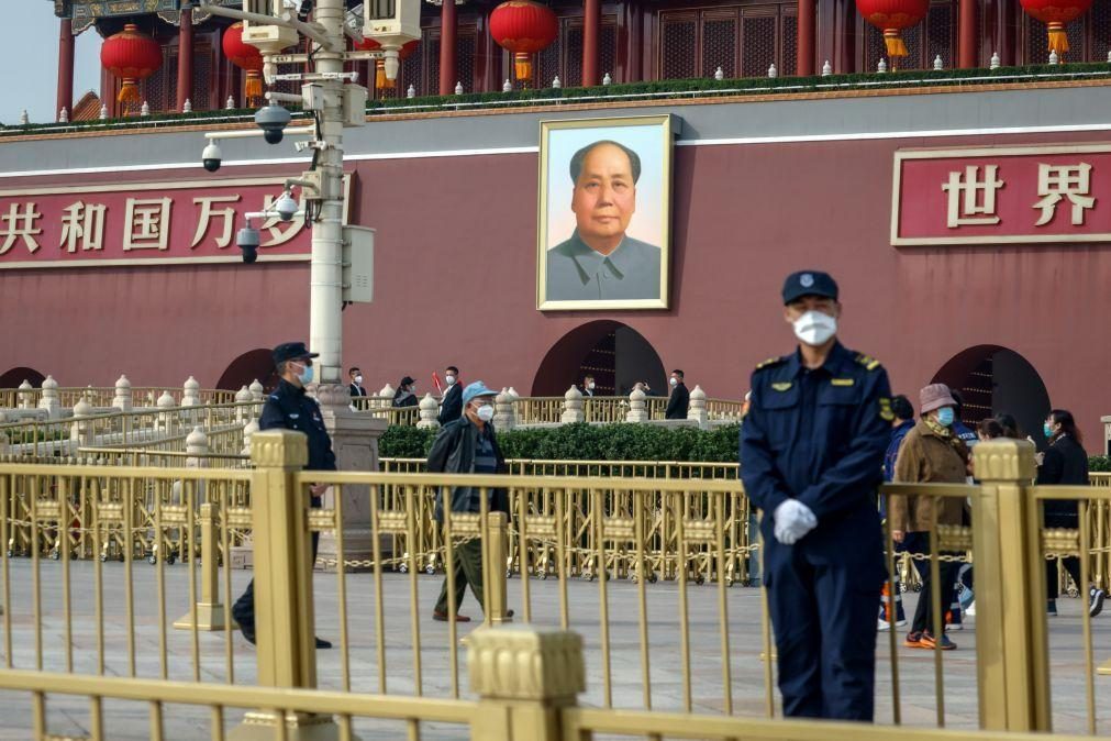 Caso de balão a sobrevoar EUA é pretexto para difamar China, diz MNE chinês