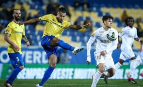 Vitória de Guimarães iguala Casa Pia na I Liga graças a golo de Safira frente ao Estoril