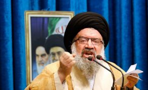 Dois ex-líderes iranianos pedem reformas políticas no país