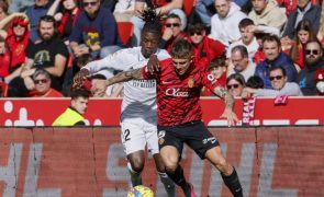 Real é derrotado em Maiorca com autogolo e pode ver líder FC Barcelona ficar mais longe