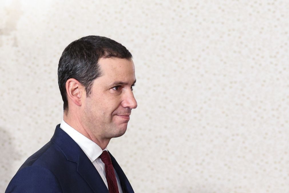 Governo disponível para negociar com trabalhadores da CP