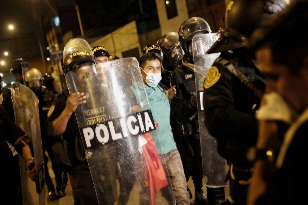 Justiça do Peru condena a penas de prisão 27 manifestantes por