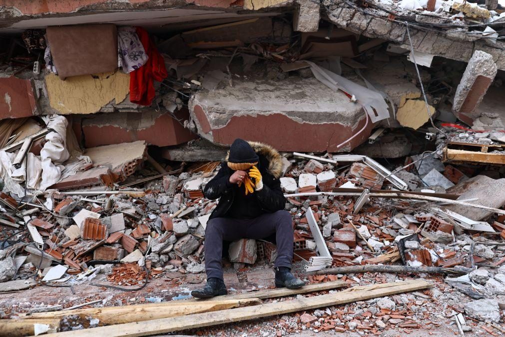 Mais de 11.200 mortos na Turquia e na Síria