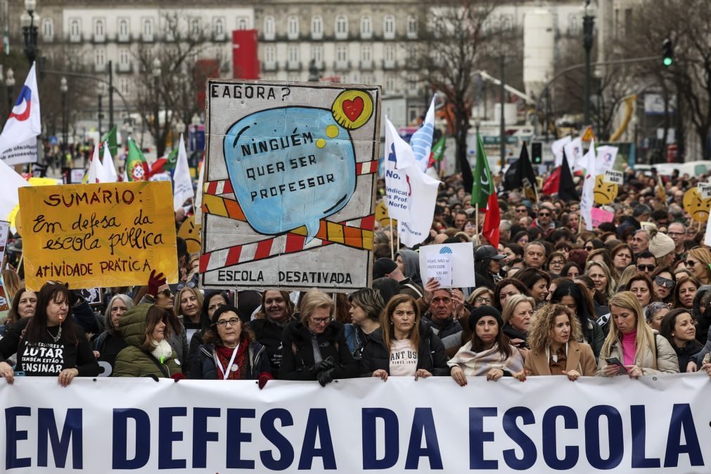 Milhares de professores perguntam no Porto