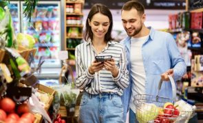 Descubra aquilo de que os portugueses se queixam quando olham para os rótulos dos alimentos
