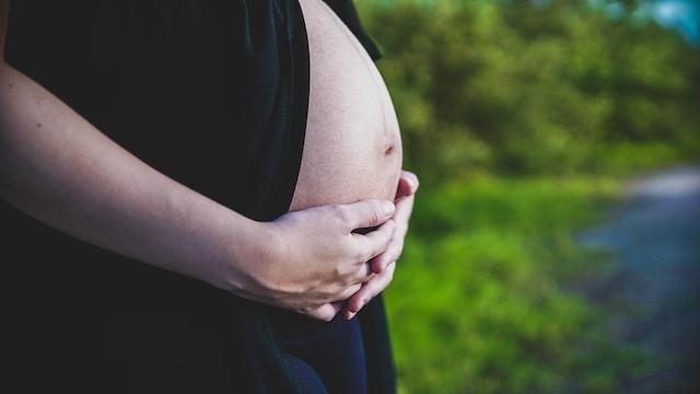 Tomar vitamina D durante a gravidez aumenta a hipótese de ter parto normal