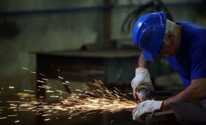 Volume de negócios na indústria aumenta 21,8% em 2022