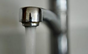 Entidade reguladora alerta para perdas de milhões de litros de água na rede pública