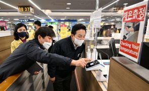 Coreia do Sul volta a emitir vistos de curta duração para cidadãos chineses