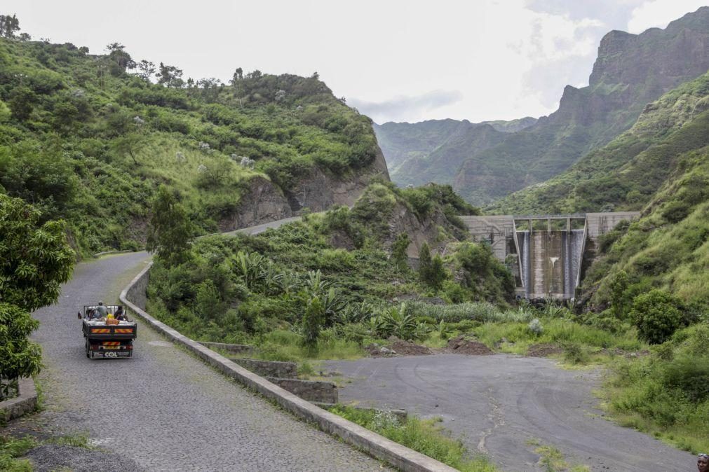 Cabo Verde construiu ou reabilitou 124,3 quilómetros de estradas em seis anos