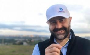 Vê filho morrer de cancro e cria dispositivo para salvar vida de outras crianças