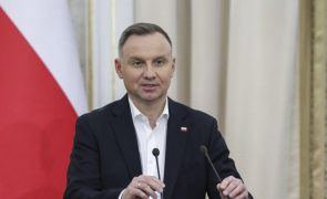 Presidente polaco remete reforma judicial para Tribunal Constitucional