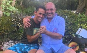 Nuno Graciano dá beijo na boca a Miguel Azevedo e até há declaração de amor
