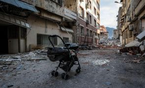 Na Turquia, ao sétimo dia, a esperança de quem espera esfuma-se