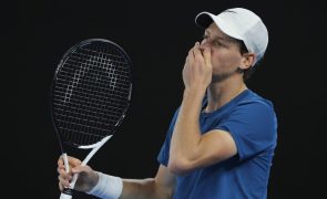Tenista Jannik Sinner vence torneio de Montpellier e soma sétimo título na carreira