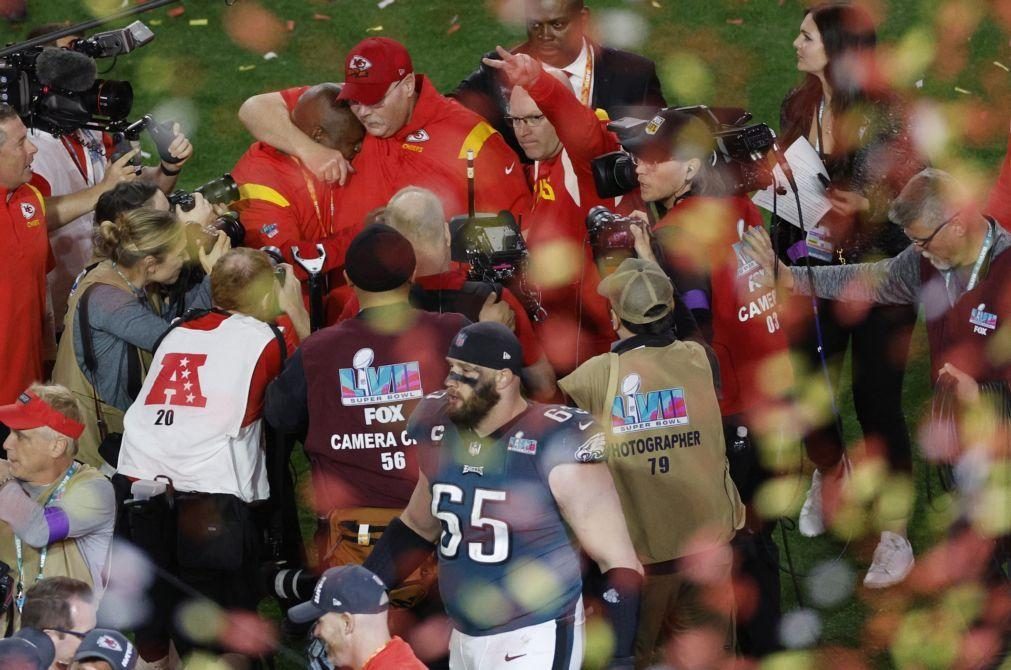 Kansas City Chiefs batem Philadelphia Eagles e conquistam 57.º Super Bowl