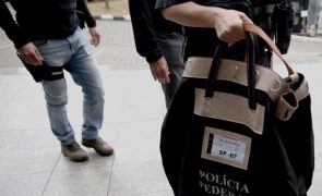 Polícia brasileira realiza operação contra grupo suspeito de enviar toneladas de cocaína para a Europa