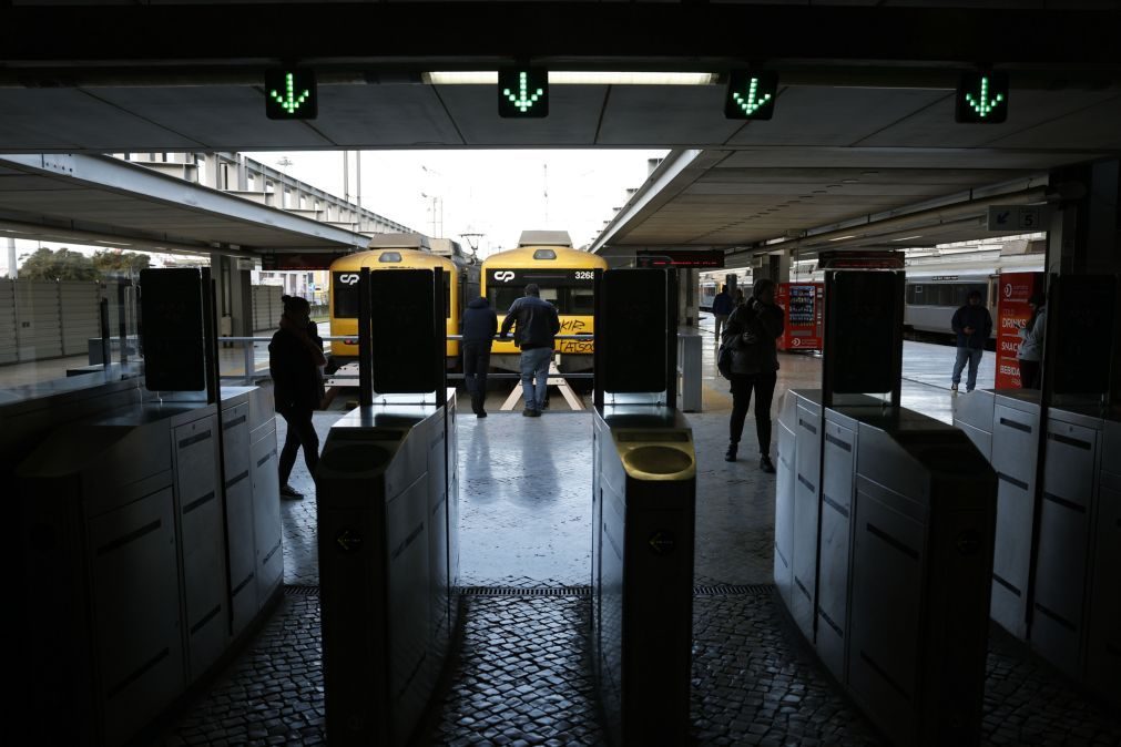 Greve na CP suprime 196 comboios de 980 programados até às 18:00