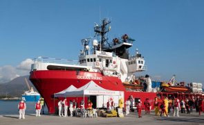 Itália aprova decreto que limita atividade de navios de resgate humanitário