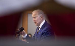 FBI procura documentos confidenciais em arquivo doado por Biden a universidade