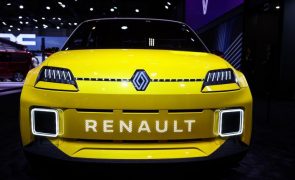 Grupo Renault passa de lucro a prejuízo de 338 milhões de euros em 2022