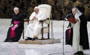 Papa Francisco defende que o seu cargo deve ser vitalício