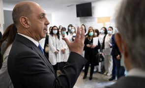 Taxa de retenção de médicos é superior a 70%, mas problema existe