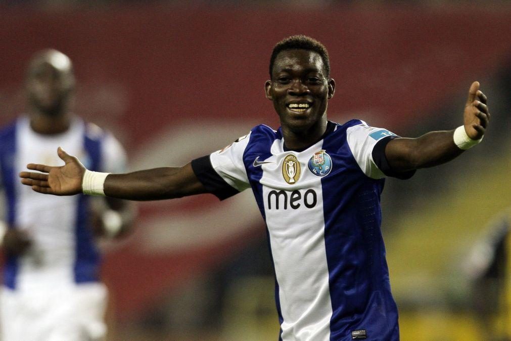 Christian Atsu, antigo jogador do FC Porto, encontrado sem vida nos escombros na Turquia
