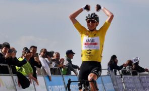Tadej Pogacar vence pela terceira vez na Volta à Andaluzia