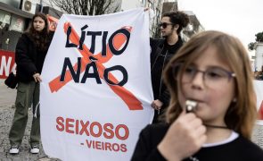 Centenas em protesto contra prospeção de lítio em Felgueiras