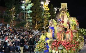 Marginal do Funchal transformou-se num 'sambódromo' no regresso do Carnaval