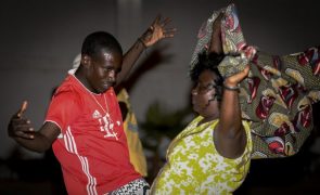Luanda dança ao ritmo do semba com regresso do Carnaval