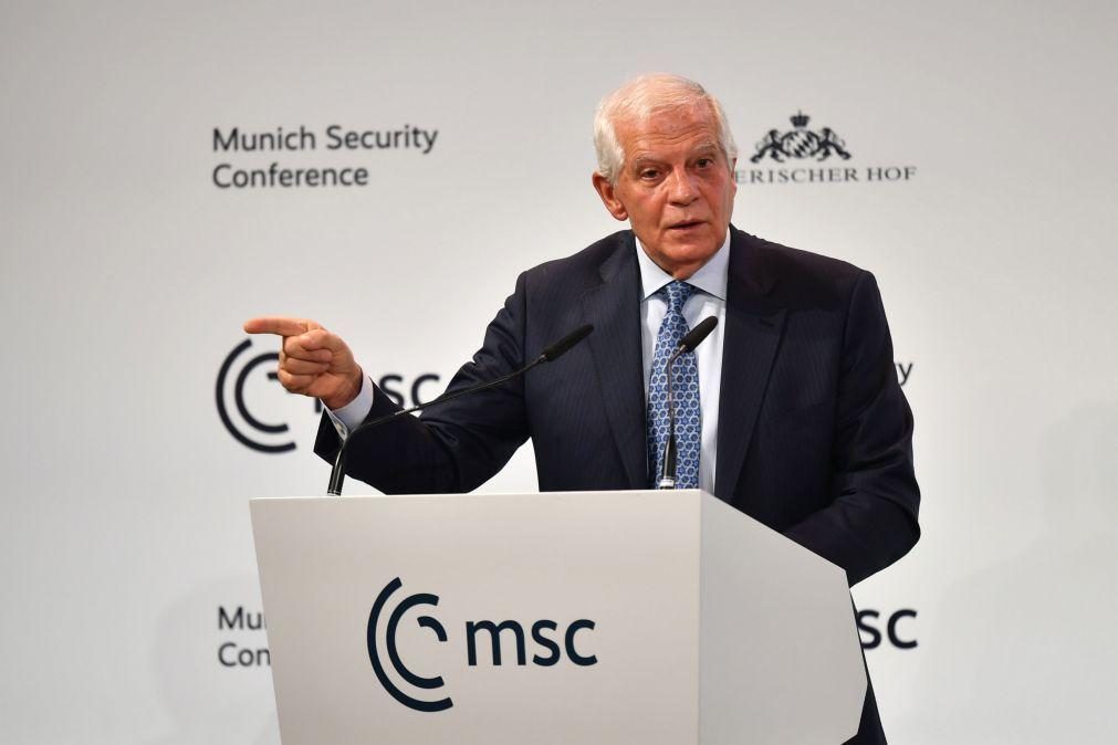 Borrell pede para acelerar e aumentar ajuda a Kiev