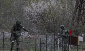 Forças russas tentam avançar na província de Lugansk