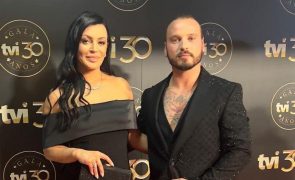 Miguel Vicente Aos beijos com Alexandra Ferreira à frente da ex-namorada Bárbara Parada