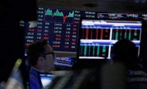 Bolsas europeias em baixa, à espera da reabertura de Wall Street