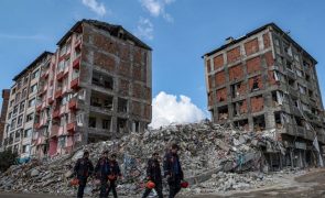 União Europeia envia mensagem de apoio ao povo turco depois de novo sismo