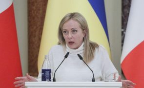 Ucrânia: Giorgia Meloni descarta hipótese de Itália enviar aviões de combate