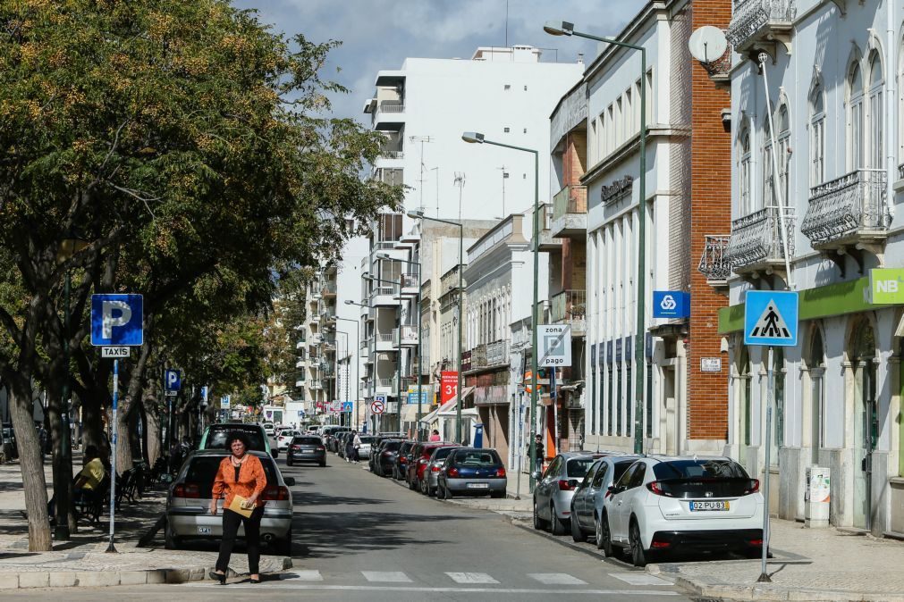 Quatro homens acusados por crimes em Olhão contra jovem e forças policiais - MP