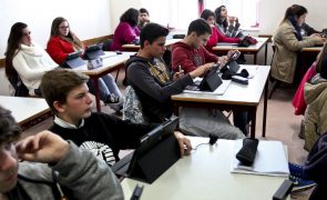 Parlamento aprova recomendações de PSD e IL para prolongar recuperação de aprendizagens