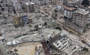 Turquia/Sismo: Réplica de magnitude 5,0 causa pânico em Antáquia