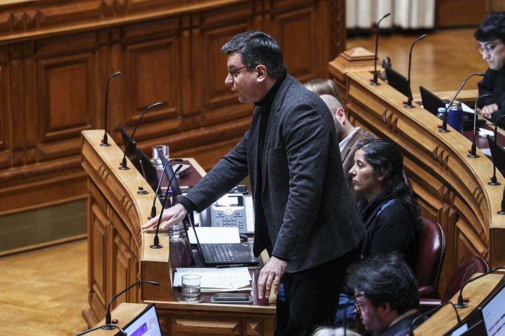 Parlamento manifesta
