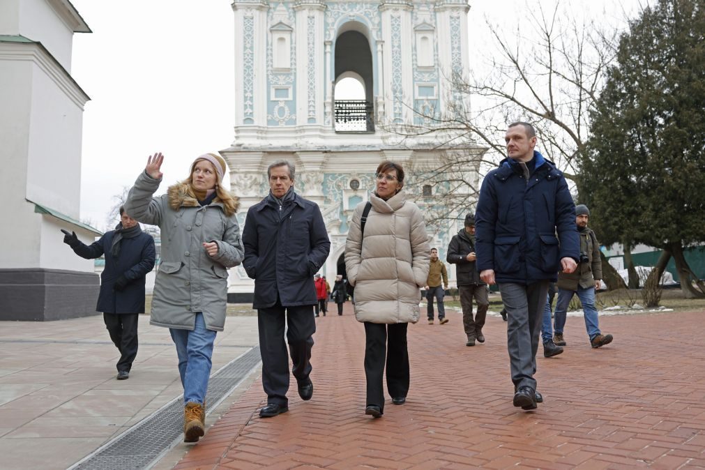 Ministra da Defesa diz em Kiev que é importante traçar objetivos realistas de apoio