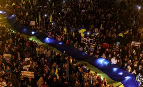 15.000 pessoas nas ruas de 11 cidades portuguesas em apoio a Kiev