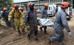 Sobe para 57 o número de mortos nas fortes chuvas no Brasil