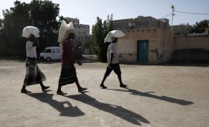 ONU alerta para subfinanciamento da ajuda para 21,6 milhões de pessoas no Iémen