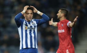 FC Porto, reduzido a nove, perde com Gil Vicente e fica a oito pontos do Benfica