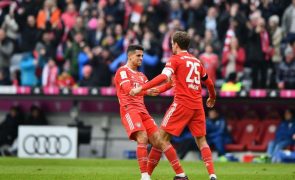 Português João Cancelo no 'onze' do ano da FIFPro